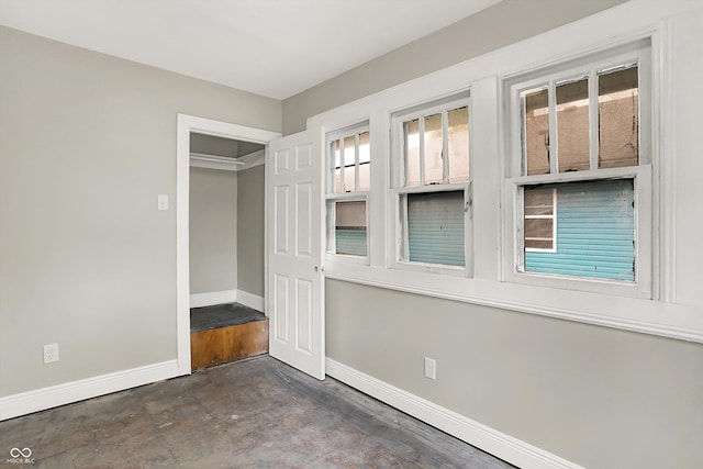 1033 N Dearborn St, Indianapolis, IN 46201 - empty room featuring baseboards