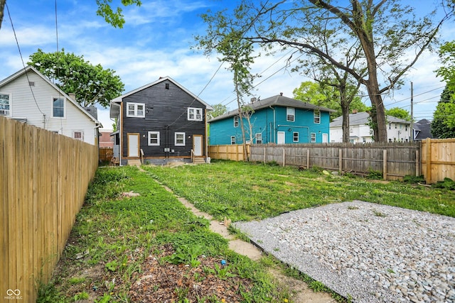 1033 N Dearborn St, Indianapolis, IN 46201 - view of yard featuring entry steps