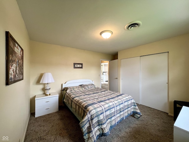 2508 Pamela Ct, Anderson, IN 46012 - carpeted bedroom with a closet