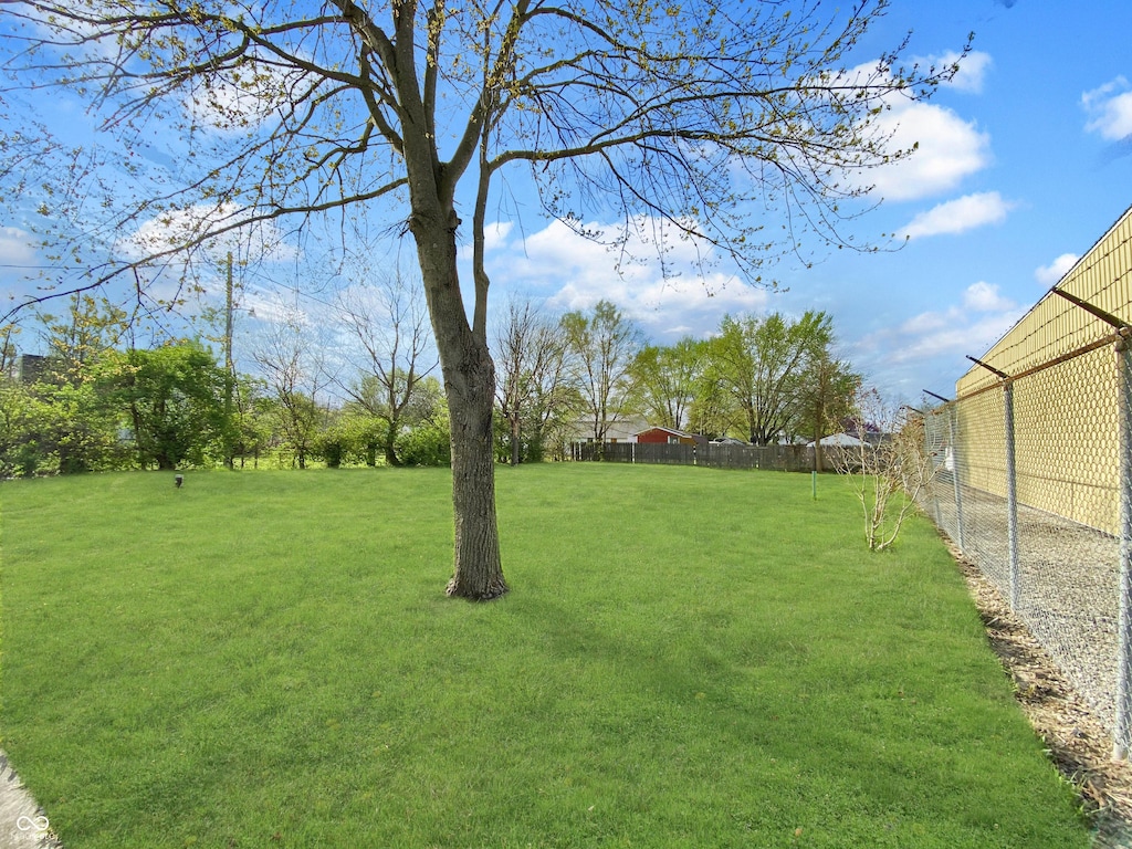 41 Grissom Ln, Shelbyville, IN 46176