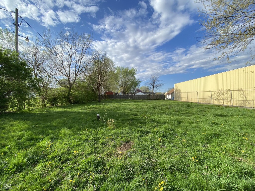 41 Grissom Ln, Shelbyville, IN 46176