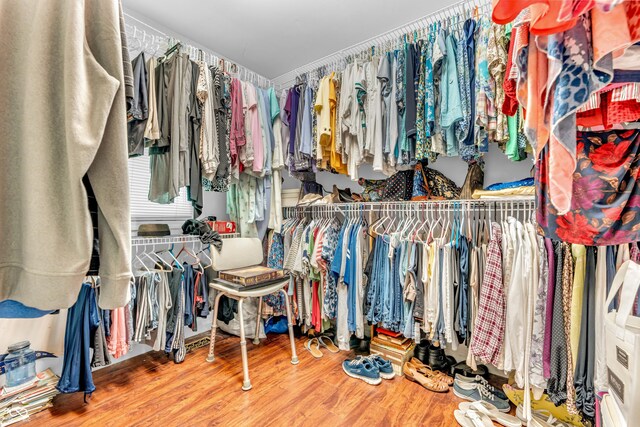 610 N Forest Rd, Crawfordsville, IN 47933 - walk in closet featuring wood finished floors