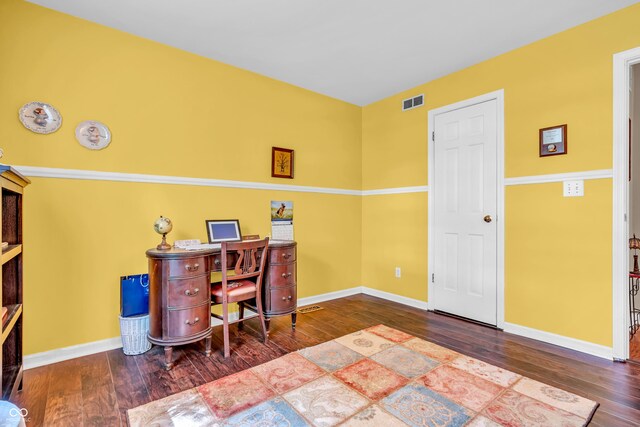 610 N Forest Rd, Crawfordsville, IN 47933 - office with hardwood / wood-style floors and baseboards