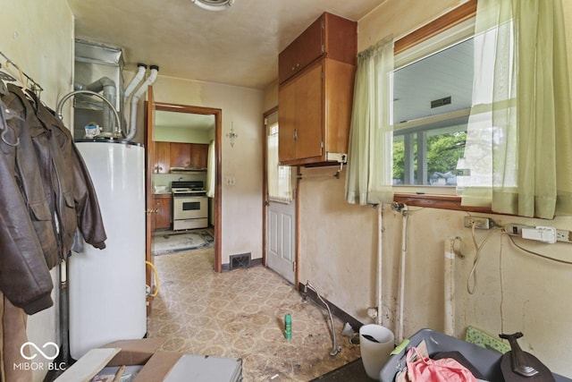 2840 W 12th St, Anderson, IN 46011 - bathroom featuring tile patterned floors and baseboards