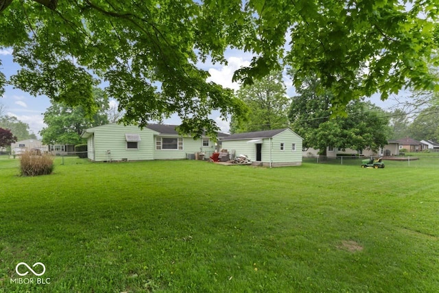 2840 W 12th St, Anderson, IN 46011 - view of yard