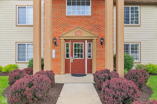 8910 Hunters Creek Dr Unit 207, Indianapolis, IN 46227 - entrance to property with brick siding