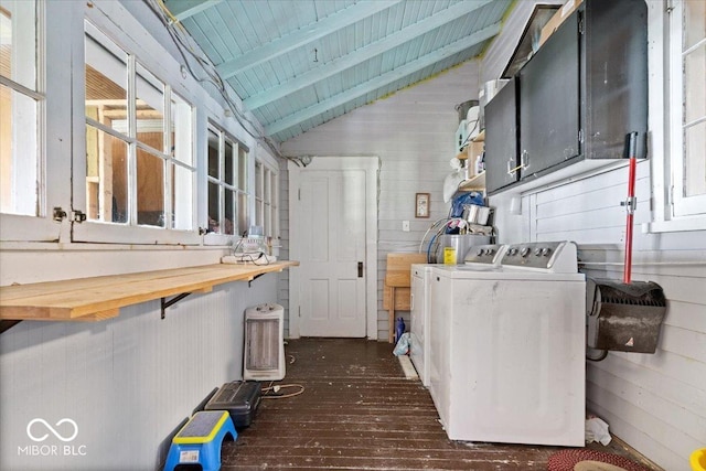 671 W 350 N, Shelbyville, IN 46176 - laundry area with washer and clothes dryer and dark wood finished floors