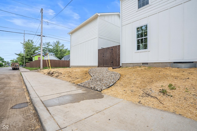 1825 E Maryland St, Indianapolis, IN 46201 - view of doorway to property