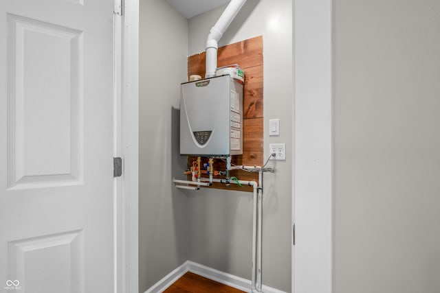 1825 E Maryland St, Indianapolis, IN 46201 - utilities featuring water heater