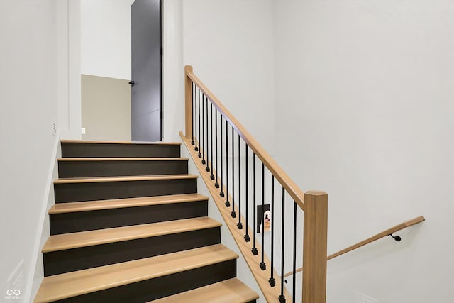 7116 Trail Ridge Ln, Indianapolis, IN 46259 - view of staircase