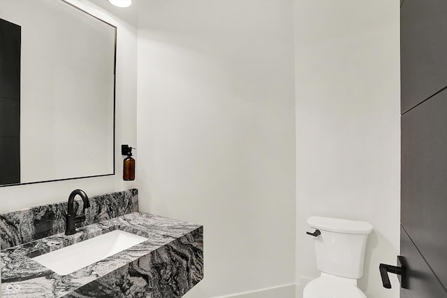 7116 Trail Ridge Ln, Indianapolis, IN 46259 - half bath featuring toilet and vanity