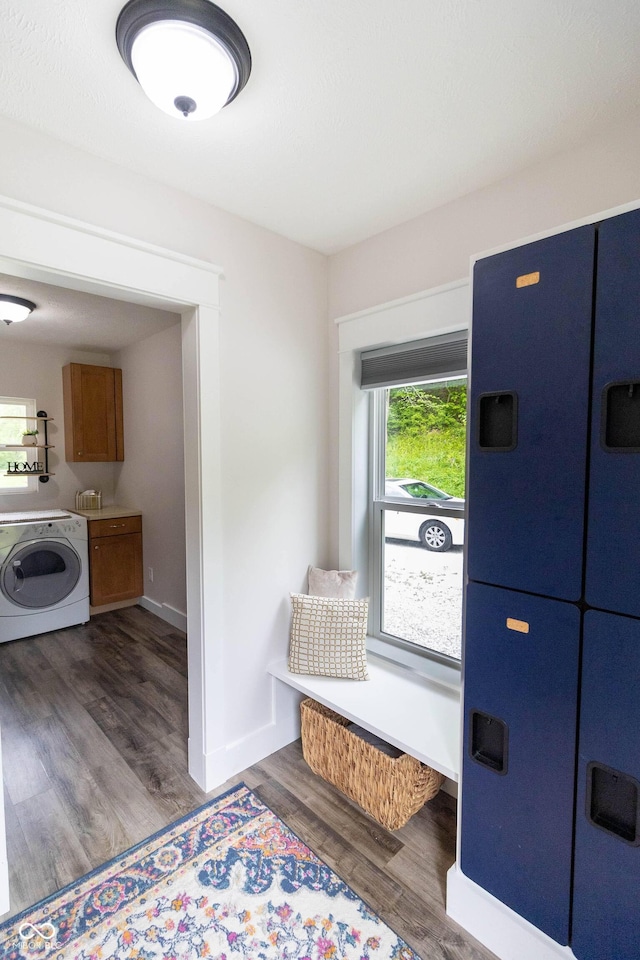 2935 N Grizzly Ln, Martinsville, IN 46151 - entryway featuring washer / dryer, wood finished floors, and baseboards