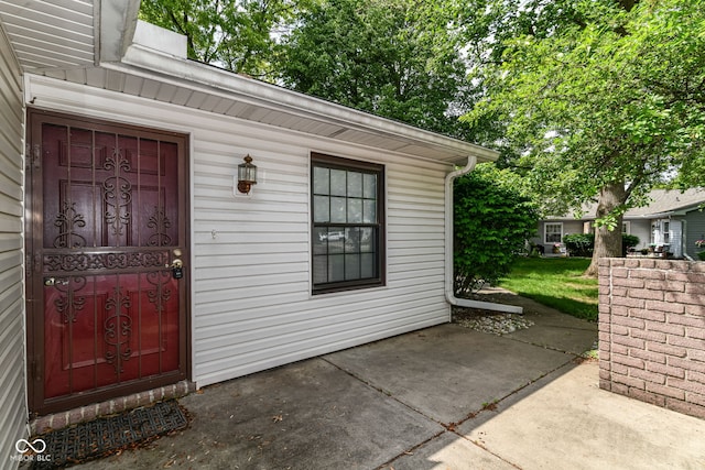 4504 Harvard Dr, Anderson, IN 46013 - view of doorway to property