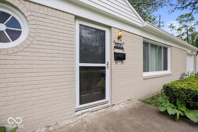 953 W Clinton St, Danville, IN 46122 - entrance to property featuring a patio area and brick siding