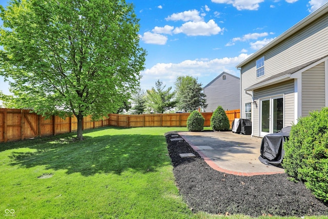 5041 Millwright Ct, Indianapolis, IN 46254 - view of yard with a patio area