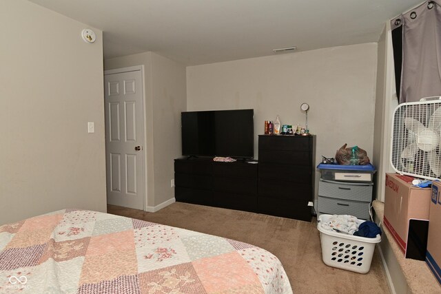 122 E 27th St, Indianapolis, IN 46205 - bedroom with carpet