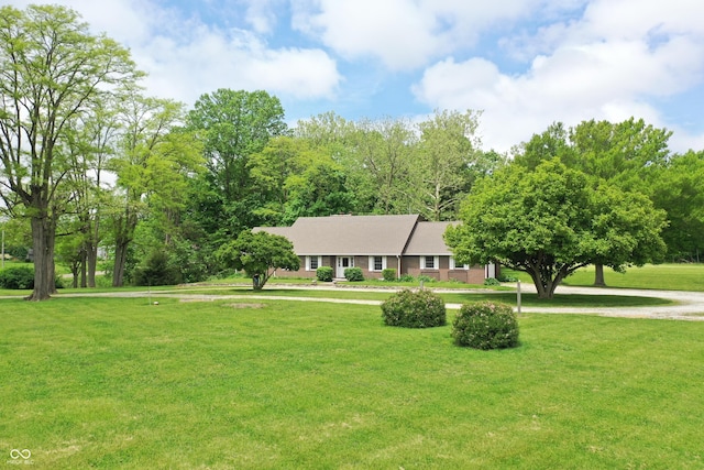 3654 W Mecca Rd, Rockville, IN 47872 - ranch-style home featuring a front lawn