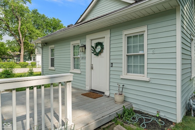 1802 E 66th St, Indianapolis, IN 46220 - view of wooden terrace