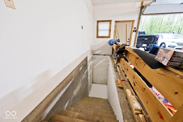 1340 Apache Trl, Martinsville, IN 46151 - view of stairway