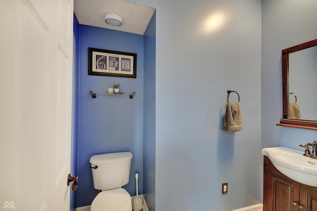 1009 Broadway St, Indianapolis, IN 46202 - half bath with toilet and vanity