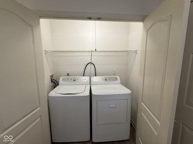 11523 Coastal Way, Indianapolis, IN 46229 - laundry room with washing machine and dryer