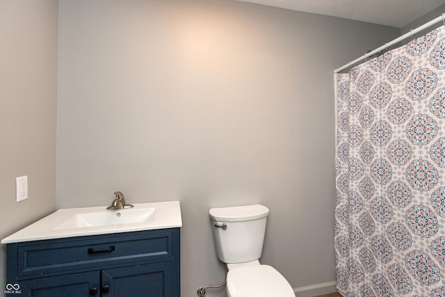 521 Sunset Dr, Edinburgh, IN 46124 - bathroom featuring vanity, toilet, a shower with shower curtain, and baseboards
