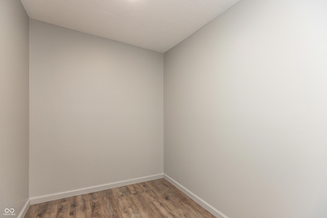 521 Sunset Dr, Edinburgh, IN 46124 - empty room featuring light wood finished floors and baseboards
