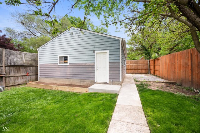117 S Spencer Ave, Indianapolis, IN 46219 - view of outdoor structure featuring an outbuilding