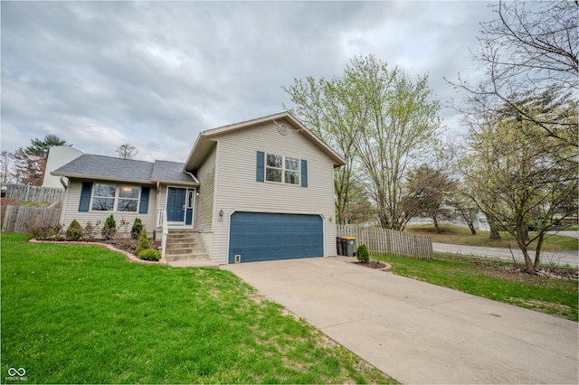 917 Timothy Ct, Bloomington, IN 47403 - tri-level home with a garage and driveway