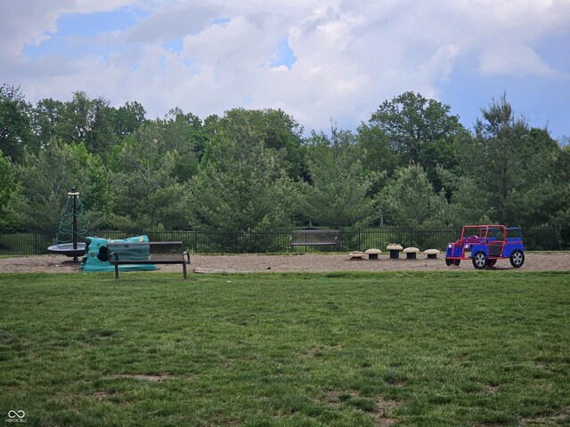 10836 Zimmerman Ln, Indianapolis, IN 46231 - view of property's community