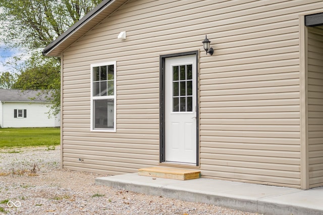 632 W Central Ave, Greensburg, IN 47240 - view of doorway to property