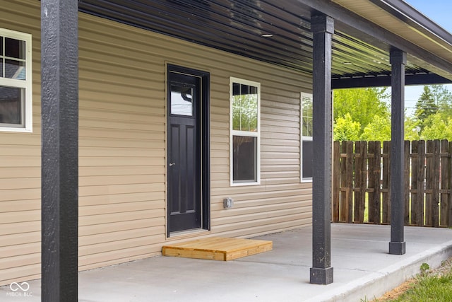 632 W Central Ave, Greensburg, IN 47240 - entrance to property with fence and a patio area