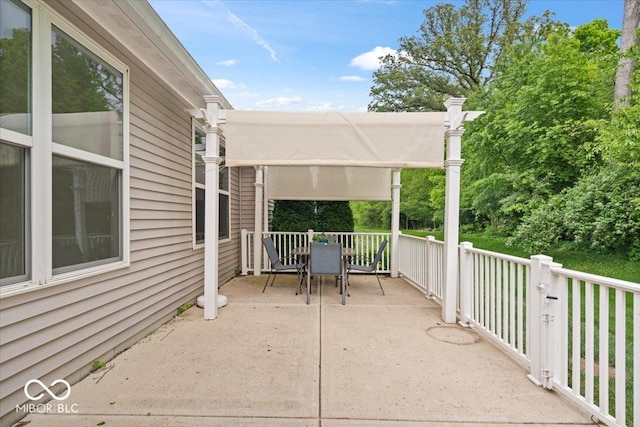16573 Cava Dr, Fishers, IN 46037 - view of patio with outdoor dining area