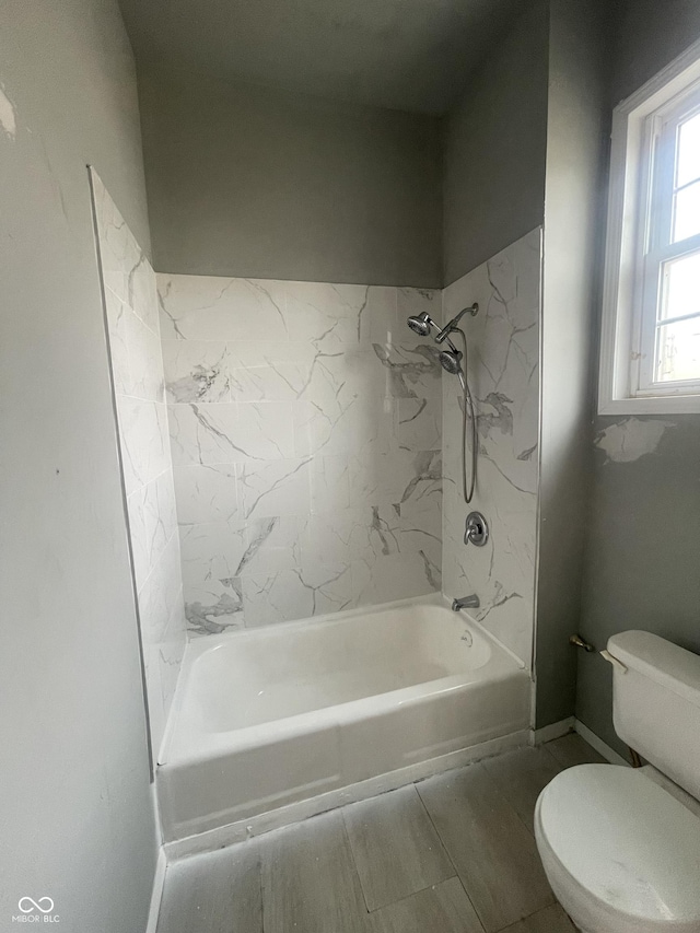 2116 Prospect St, Indianapolis, IN 46203 - full bath featuring toilet and shower / washtub combination