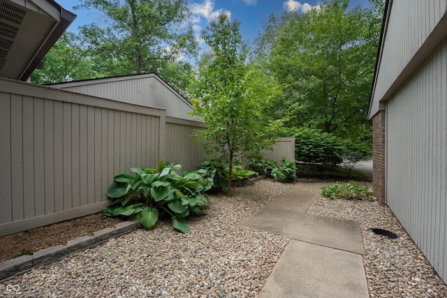 35 Osage Ct, Columbus, IN 47201 - view of patio / terrace