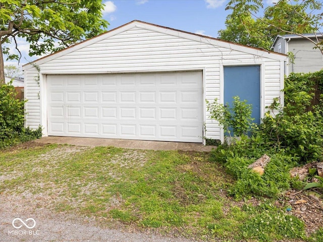 547 W Taylor St, Shelbyville, IN 46176 - view of detached garage
