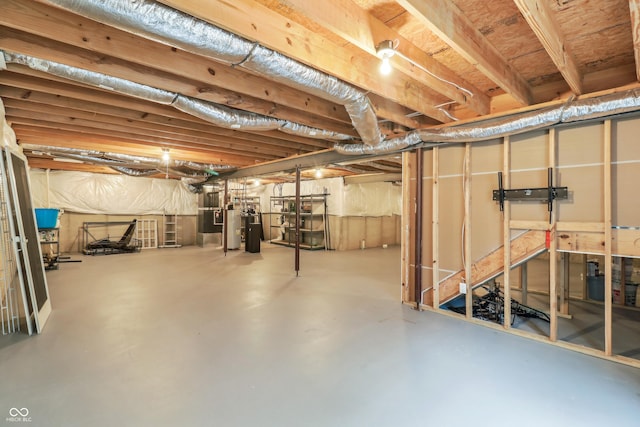 951 Parker Ln, Westfield, IN 46074 - unfinished below grade area with water heater