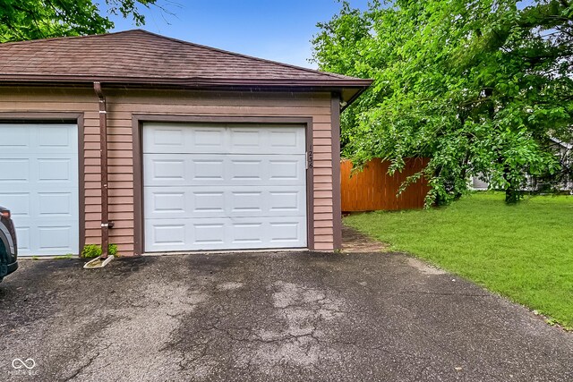 1236 Central Ave, Indianapolis, IN 46202 - view of garage