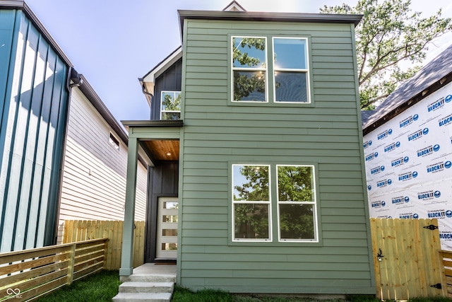 39 N Walcott St, Indianapolis, IN 46201 - rear view of house featuring fence