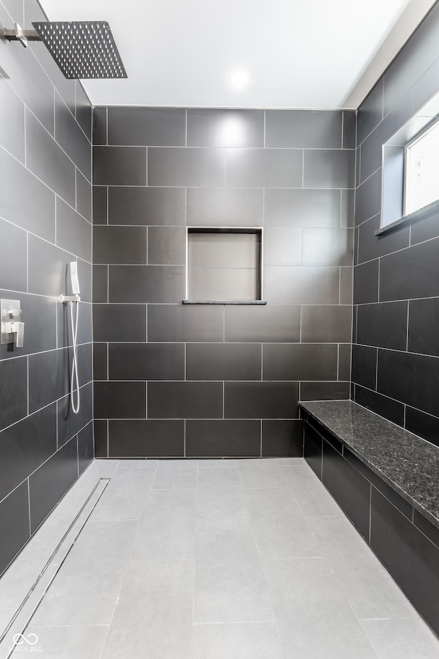 39 N Walcott St, Indianapolis, IN 46201 - bathroom featuring tiled shower