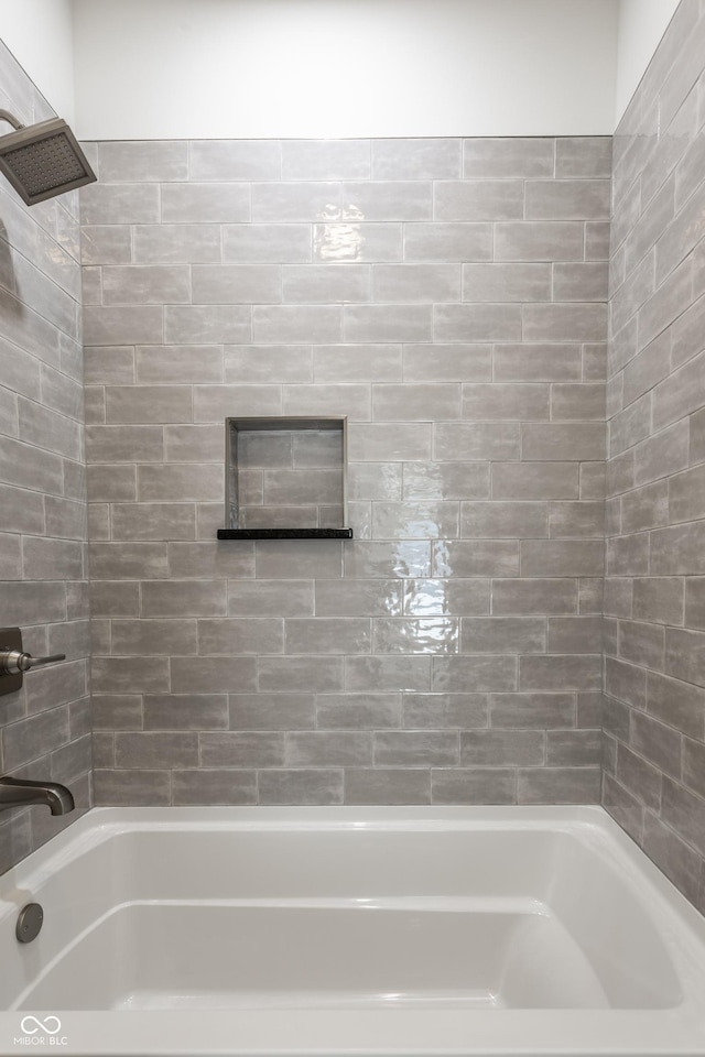 39 N Walcott St, Indianapolis, IN 46201 - view of full bath