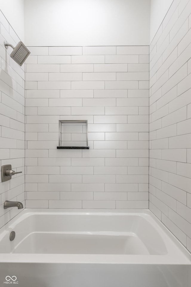 39 N Walcott St, Indianapolis, IN 46201 - full bathroom with tub / shower combination