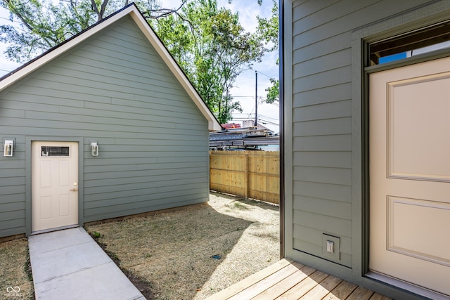 39 N Walcott St, Indianapolis, IN 46201 - view of home's exterior featuring fence
