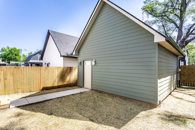 39 N Walcott St, Indianapolis, IN 46201 - view of property exterior with fence