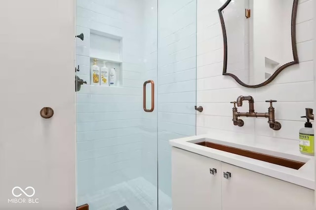 847 N Park Ave, Indianapolis, IN 46202 - full bath featuring a stall shower and vanity