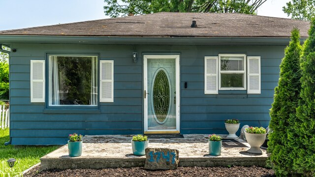 1747 S Irvington Ave, Indianapolis, IN 46203 - bungalow featuring roof with shingles