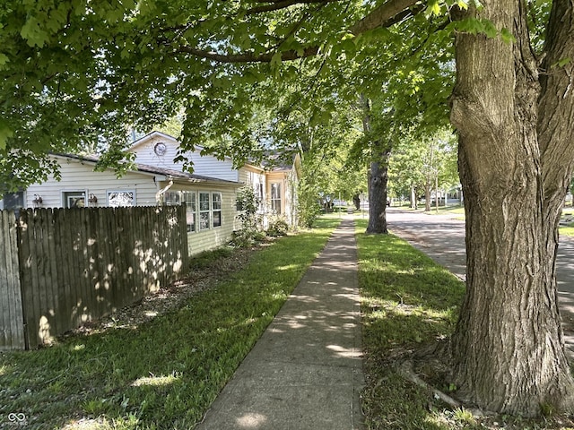 404 Pearl St, Pendleton, IN 46064 - view of road with sidewalks