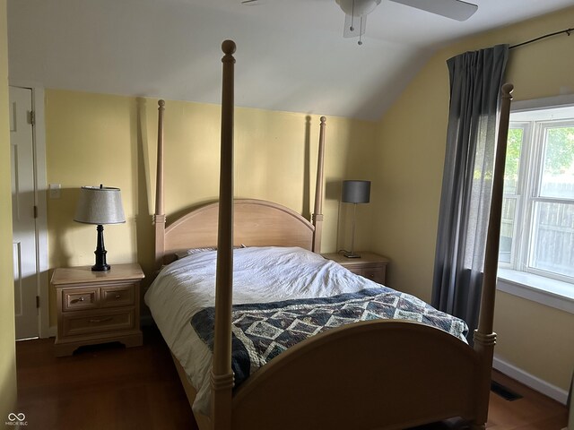 404 Pearl St, Pendleton, IN 46064 - bedroom with vaulted ceiling, wood finished floors, baseboards, and a ceiling fan