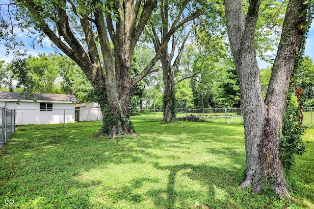 425 Aiken St, Hope, IN 47246 - view of fenced backyard