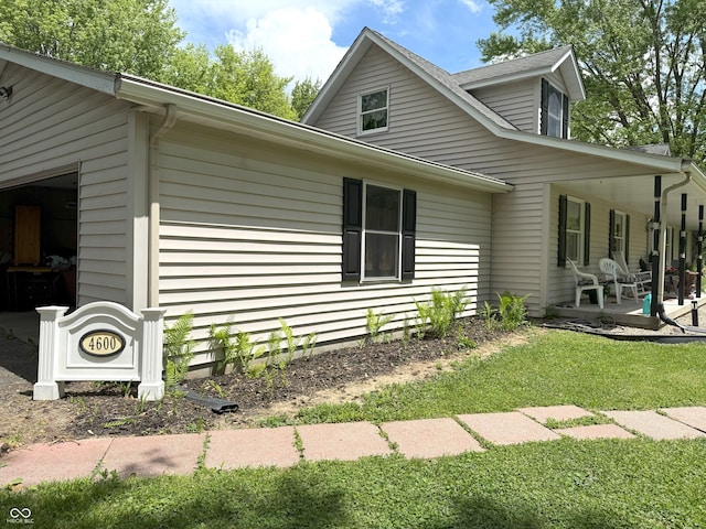 4600 S Tahoe Trl, Crawfordsville, IN 47933 - view of front of house with a front yard